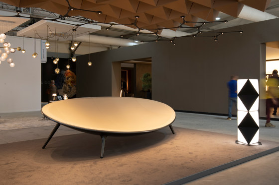 Totem Table | Lampade tavolo | Tokio. Furniture & Lighting