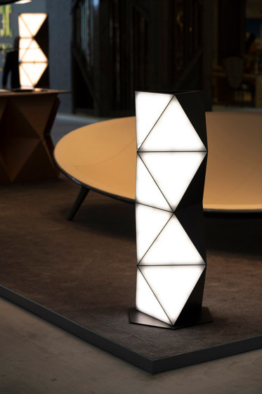 Totem XL | Lámparas de pie | Tokio. Furniture & Lighting