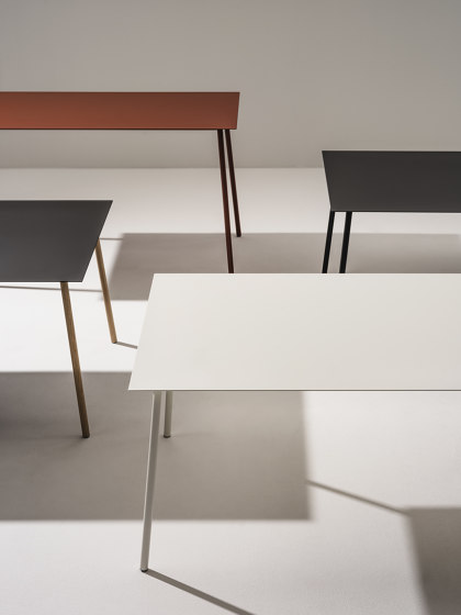 Onemm – H 74 cm | Dining tables | Arper