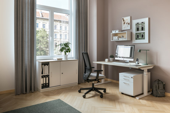 Tensos Elektromotorisch höhenverstellbarer Schreibtisch | Schreibtische | Assmann Büromöbel