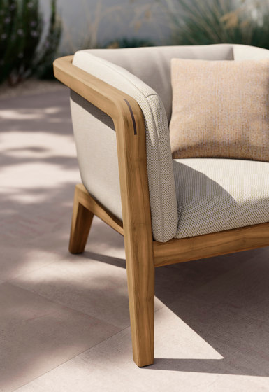 Sunrise dining arm chair | Poltrone | Manutti