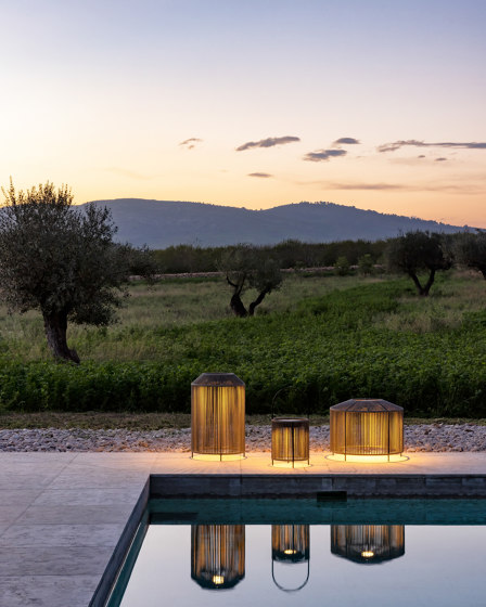 Mora lamp with handle | Lampade outdoor pavimento | Vincent Sheppard
