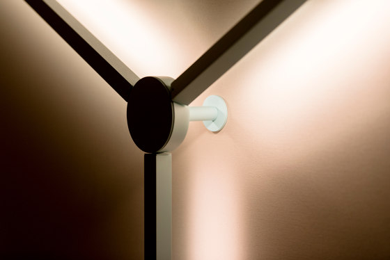 Poses ceiling lamp | Plafonniers | Axolight