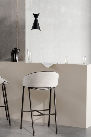 Folium bar & counter stool | Tabourets de bar | Wendelbo