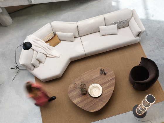 Flared Modular Sofa | Canapés | QLiv