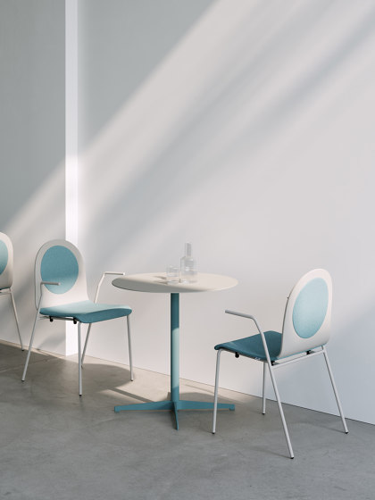 Cross Bar | Standing tables | B&T Design