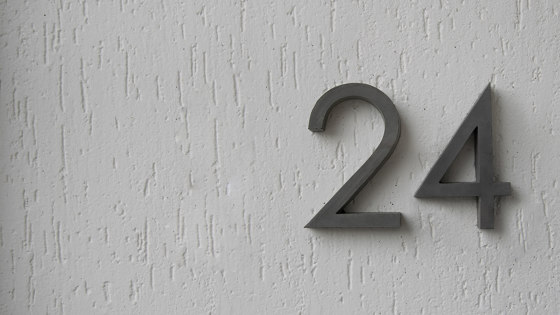HOUSE NUMBERS & LETTERS BETALY® wall | Hausnummern / Buchstaben | 9010 Novantadieci