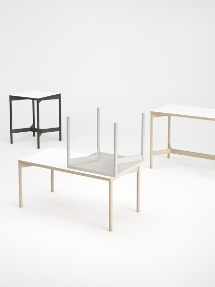 Moving Table - high 80x80 | Tables hautes | Moving Walls