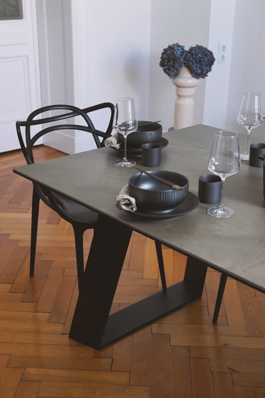Mea tavolo da pranzo a induzione | Malm Black | Dura Edge gambe del tavolo | Piani cottura | ATOLL