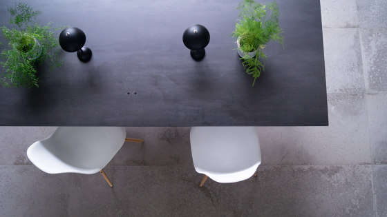 Mea table à induction | Pietra Grey Matte | Cross pieds de table | Tables de cuisson | ATOLL