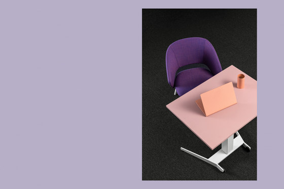 Icon Desk 7101 | Chairs | Mara