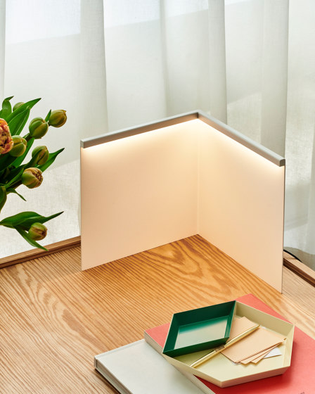 LBM Corner Table Lamp | Tischleuchten | HAY