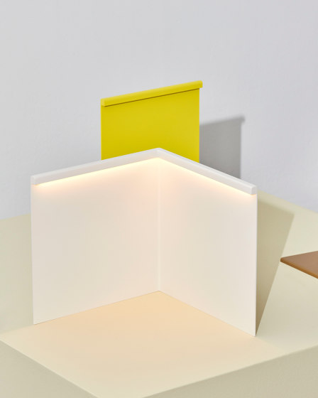 LBM Corner Table Lamp | Luminaires de table | HAY