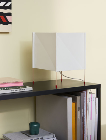 Paper Cube Table Lamp | Lámparas de sobremesa | HAY