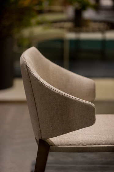 Hiru 947/P | Chairs | Potocco