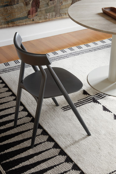 Lizzy Chair - Black Version | Chairs | ARFLEX