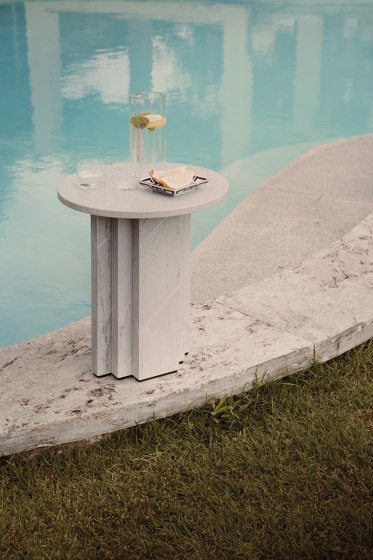 Scalea Petite table 45 - Version en marbre Bardiglio | Tables d'appoint | ARFLEX