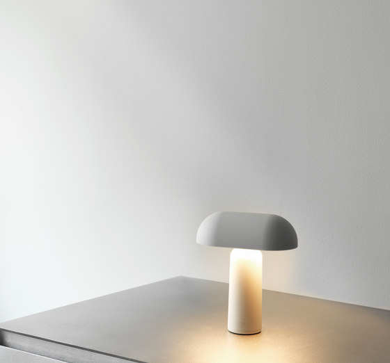 Porta Table Lamp White | Lámparas de sobremesa | Normann Copenhagen