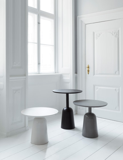 Turn Table White Marble | Mesas auxiliares | Normann Copenhagen