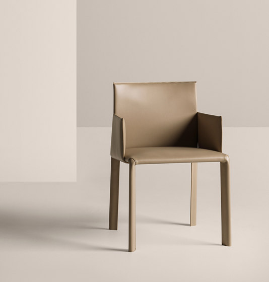 Blyn P | Armchair | Chairs | Frag