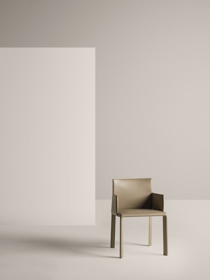 Blyn P | Armchair | Stühle | Frag