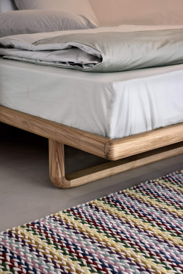 Kurly bed | Lits | Tagged De-code