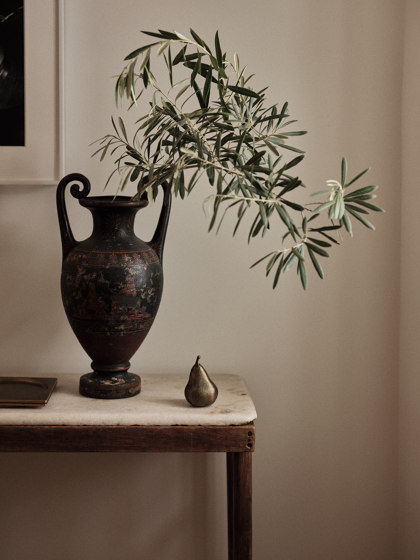 Colin King Collection, Stance Vase, H40 | Bronzed Brass | Vasi | Audo Copenhagen