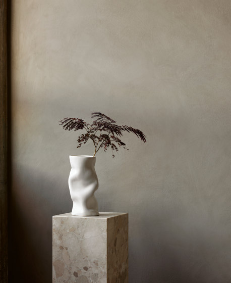 Collapse Vase, 30 | Black | Vases | Audo Copenhagen