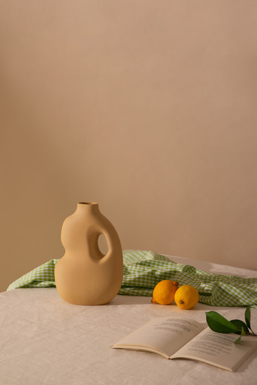 Aura Vase No2 "Mustard" | Floreros | SCHNEID STUDIO