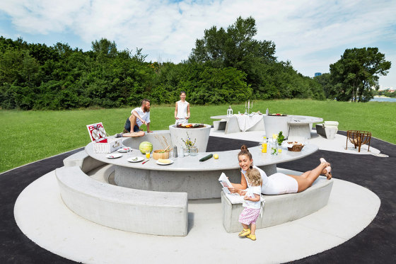 dade DONAUWELLE | dade DONAUWELLE small | Table-seat combinations | Dade Design AG concrete works Beton