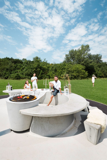 dade DONAUWELLE | dade DONAUWELLE large | Table-seat combinations | Dade Design AG concrete works Beton