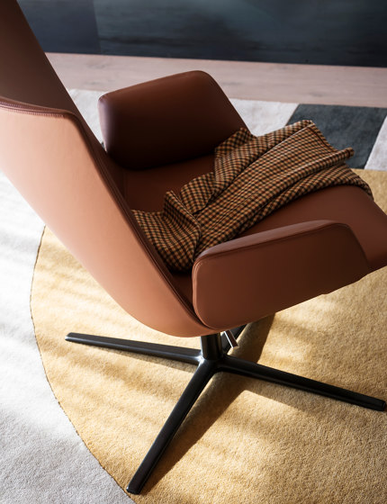 Calum Lounge | chair | Armchairs | Desalto