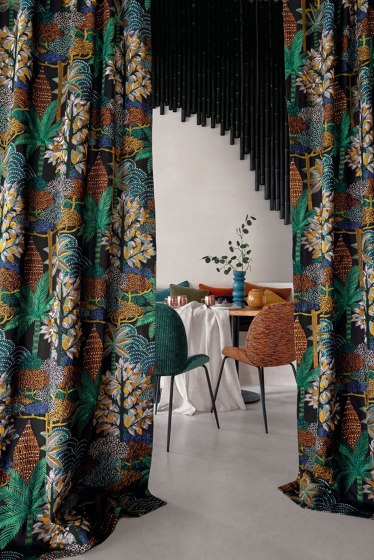 VOYAGE IMAGINAIRE NOIR / ÉMERAUDE | Drapery fabrics | Casamance