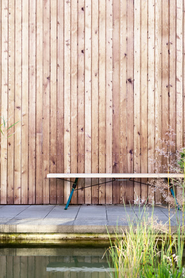Kampenwand Bench and Table | Sistemi tavoli sedie | Nils Holger Moormann