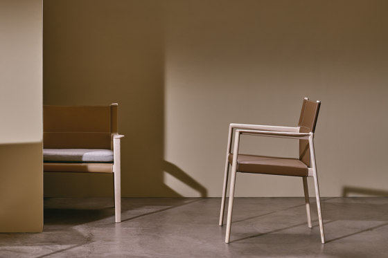 Casta BU-2342 | Chairs | Andreu World