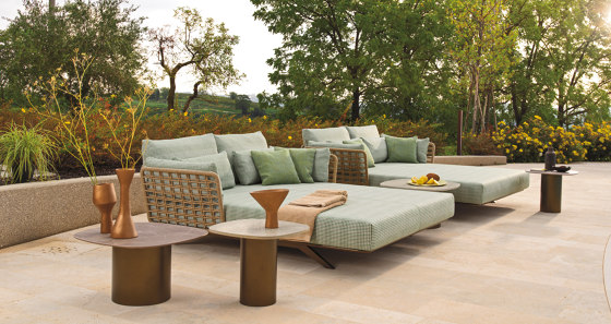 Armàn 7130H low table | Side tables | ROBERTI outdoor pleasure