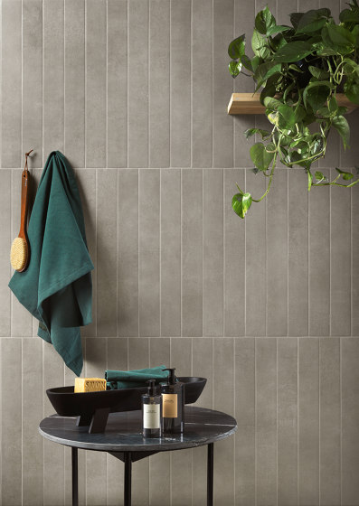 Longarine Brio | Mora 7,5x60 | Ceramic tiles | Marca Corona