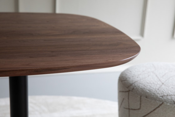 Joyce ET Dining Table | Tables de repas | Christine Kröncke