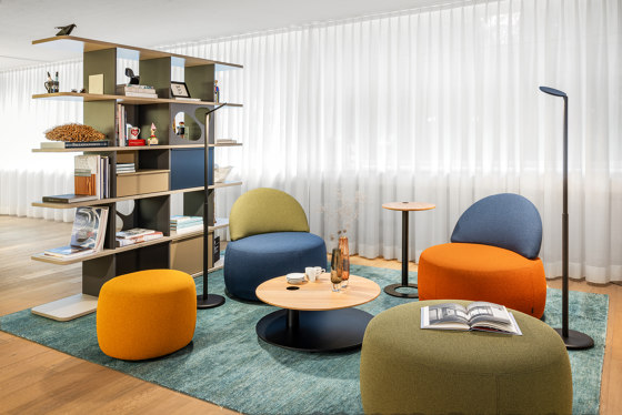 INCYCLE, Pouf with tabletop | Mesas de centro | Girsberger