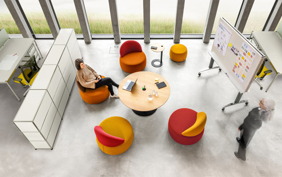 INCYCLE, Pouf with tabletop | Mesas de centro | Girsberger