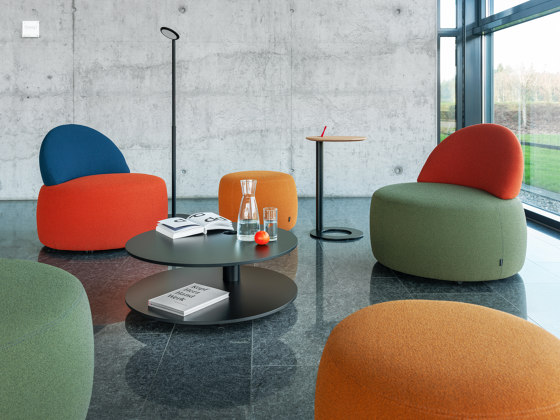 INCYCLE, Pouf avec plateau | Tables basses | Girsberger