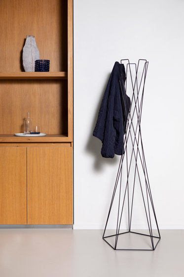 Basket coat stand | Porte-manteau | Cascando