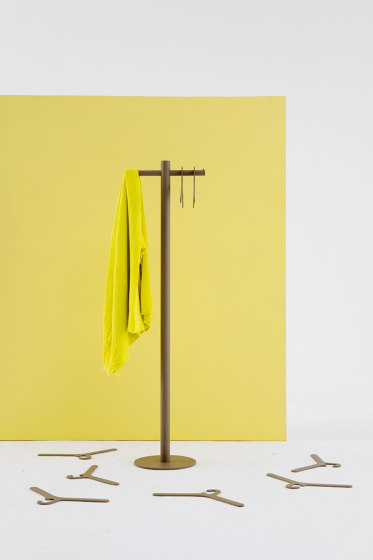Pole coat hanger | Coat hangers | Cascando
