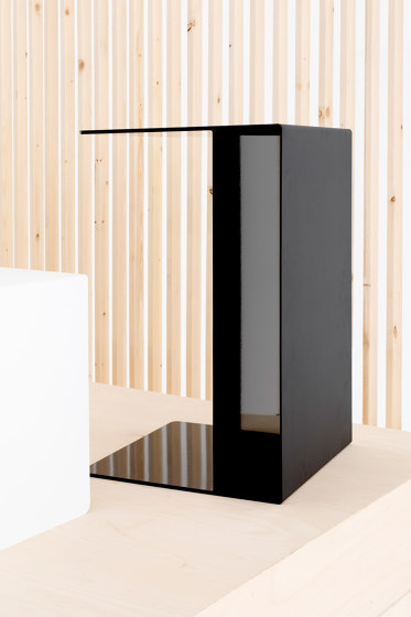 U2 - U2 XL side table | Side tables | Cascando