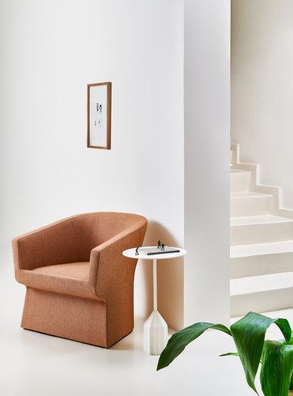 Fedele lounge chair | Armchairs | viccarbe