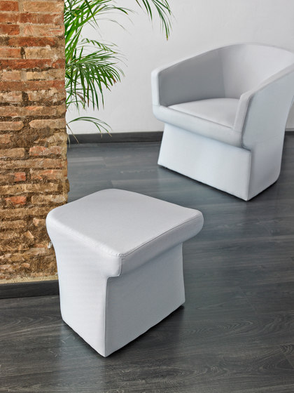 Fedele lounge chair | Sessel | viccarbe