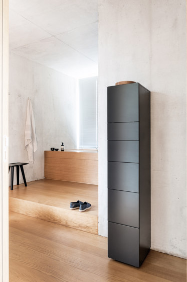 SET narrow cabinet | Cloakroom cabinets | Schönbuch