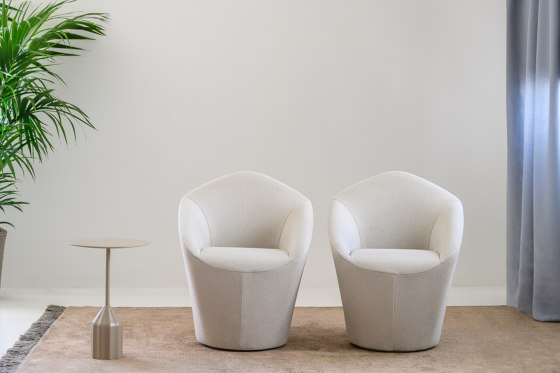 Penta lounge chair | Poltrone | viccarbe