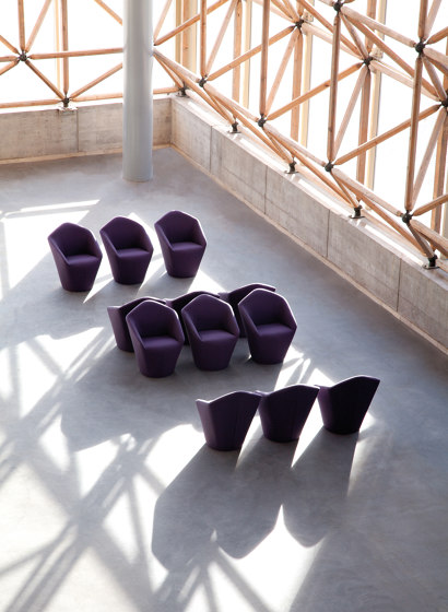 Penta lounge chair | Armchairs | viccarbe