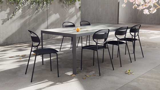 Elusive | Dining tables | B&T Design